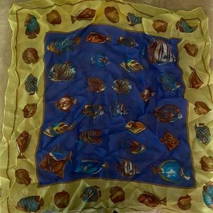 Symphany vintage fish scarf